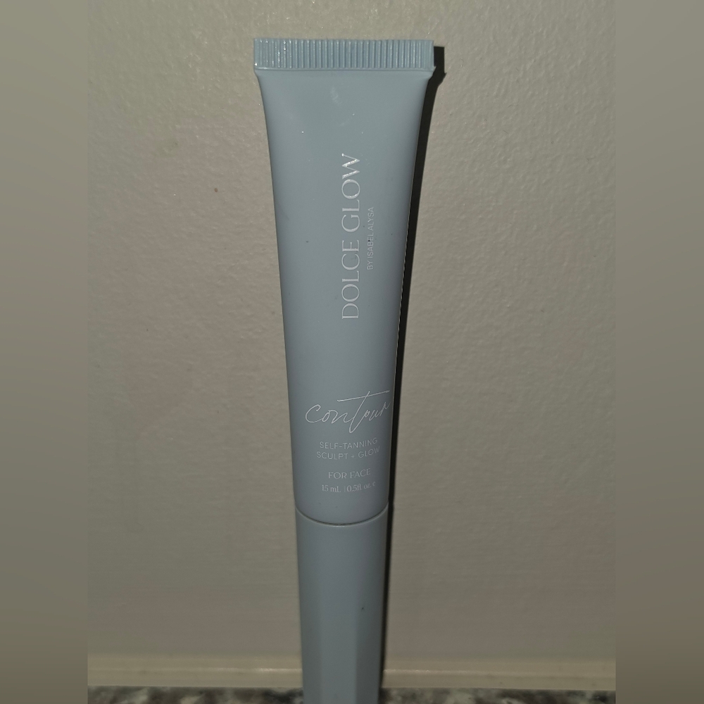 Dolce Glow Contour Self-Tanning Sculpt + Glow